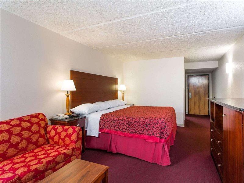 Days Inn By Wyndham High Point/Archdale Eksteriør billede