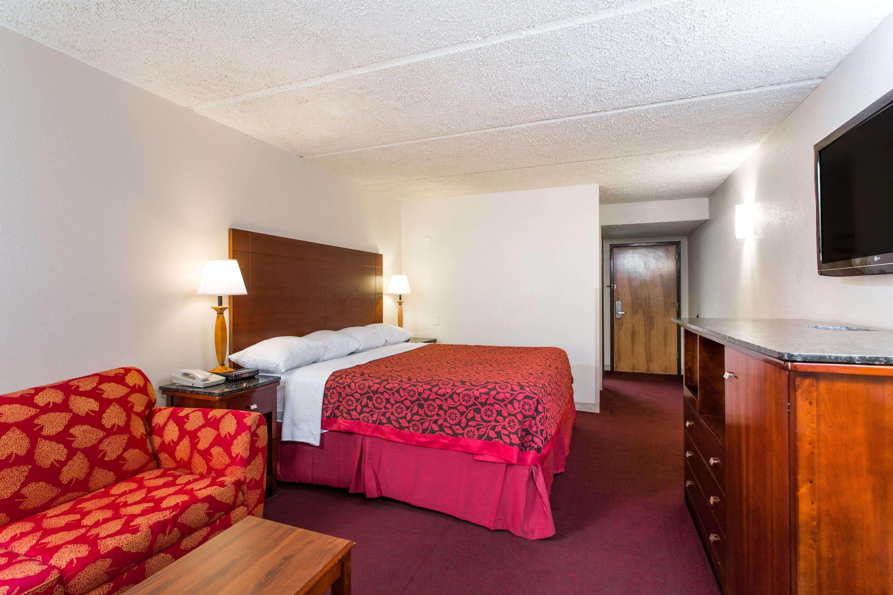 Days Inn By Wyndham High Point/Archdale Eksteriør billede